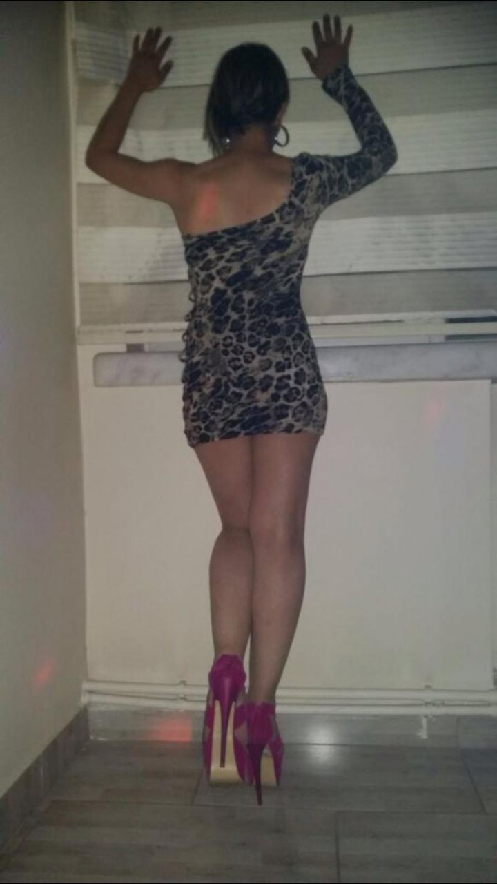 Mersin Merkez Bayanın Şehvetli Dansı