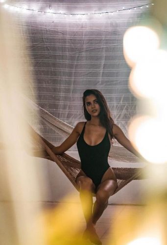 Mersin Üniversite Caddesi'ndeki Muhteşem Escort Kız Hakkında